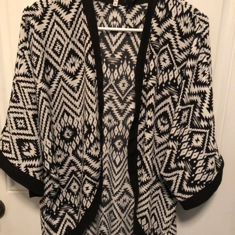 Monteau Medium Blouse Festival Boho Black White‎